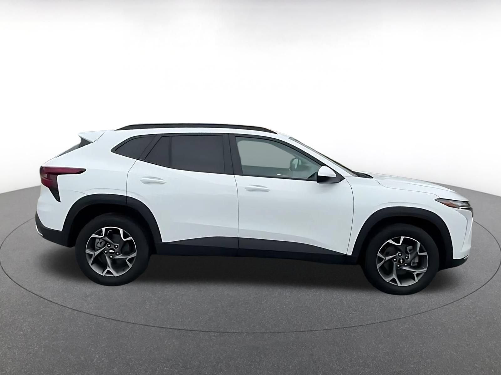 Thumbnail: 2025 Chevrolet Trax - 15