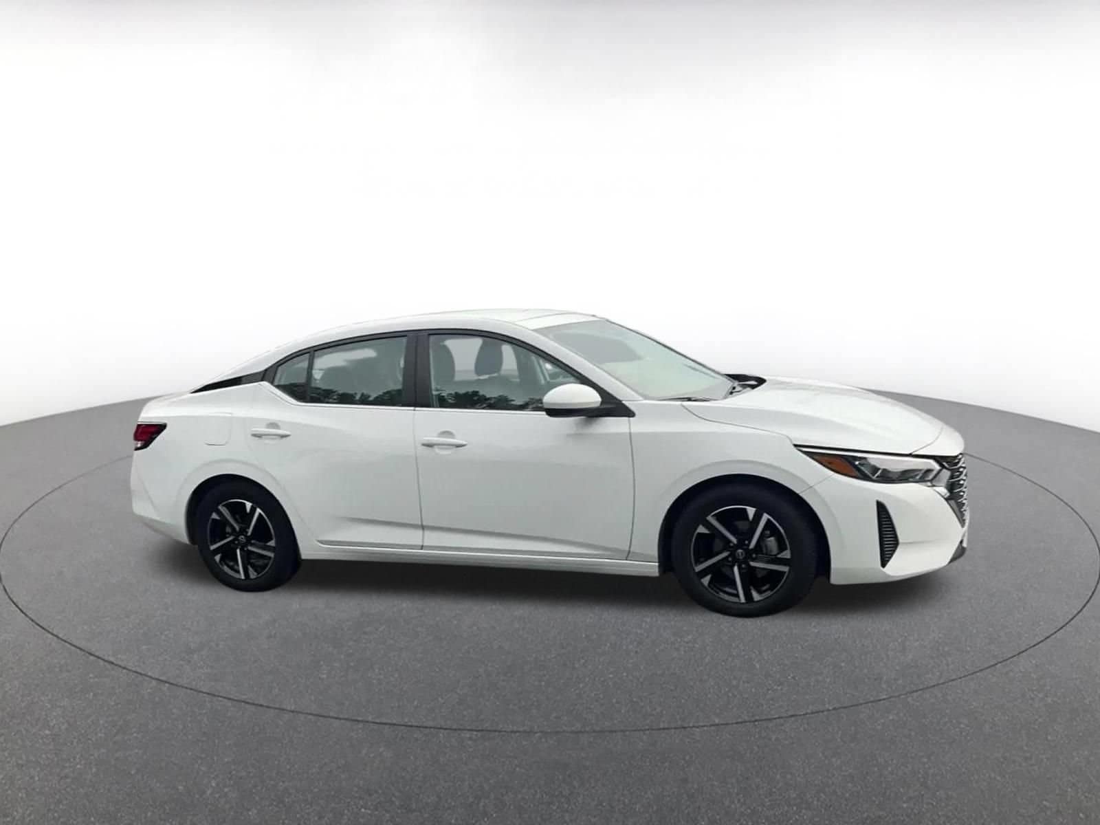 Thumbnail: 2025 Nissan Sentra - 2