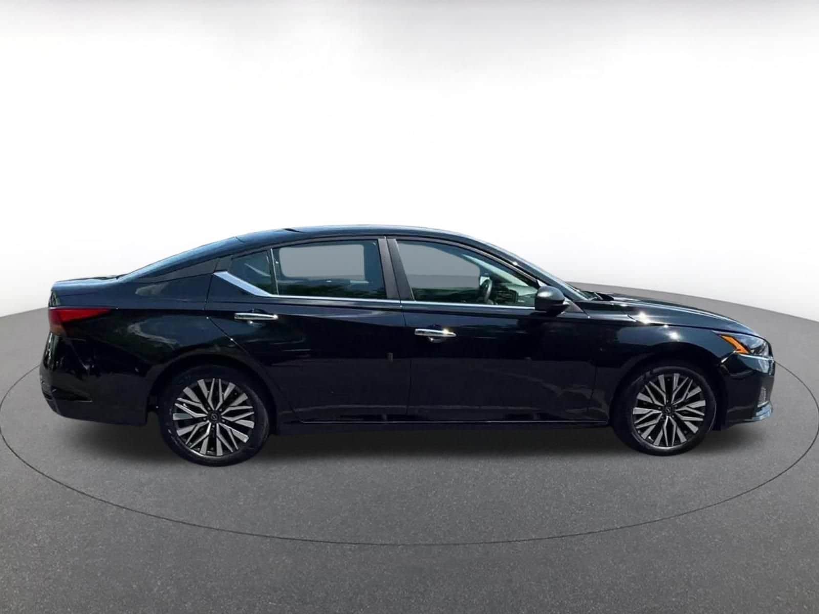 Thumbnail: 2025 Nissan Altima - 15