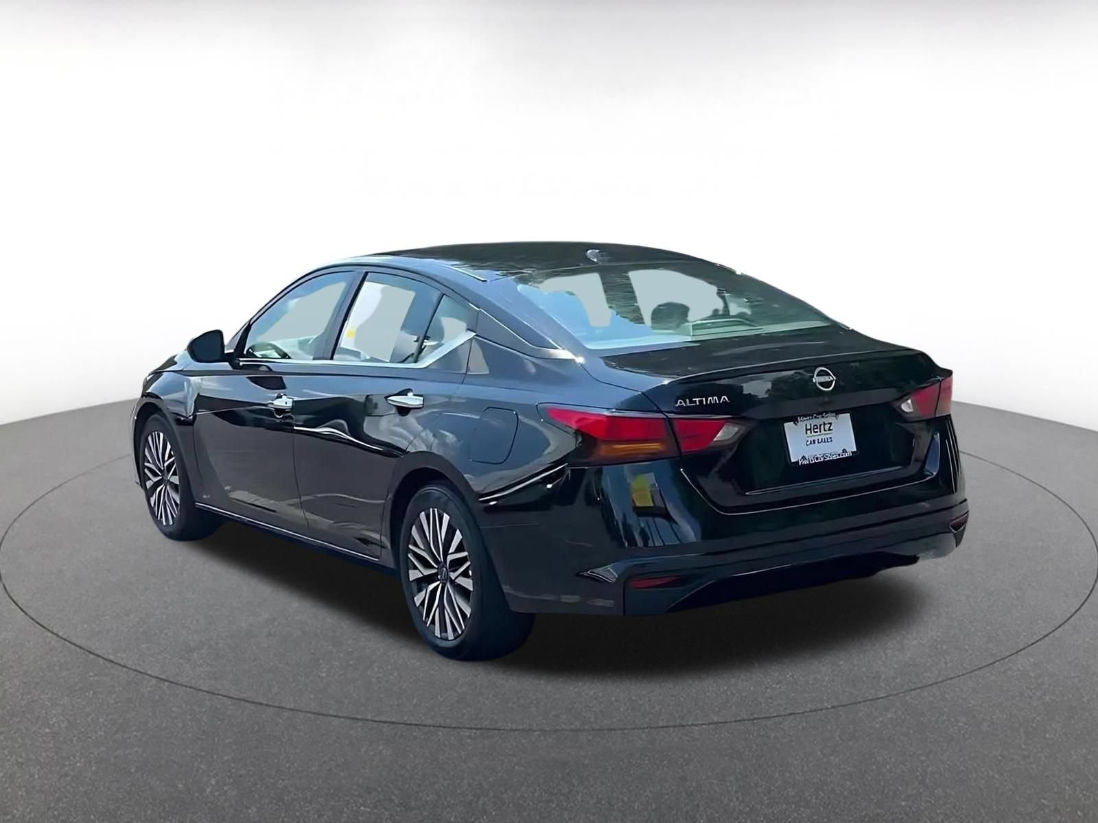 Thumbnail: 2025 Nissan Altima - 10