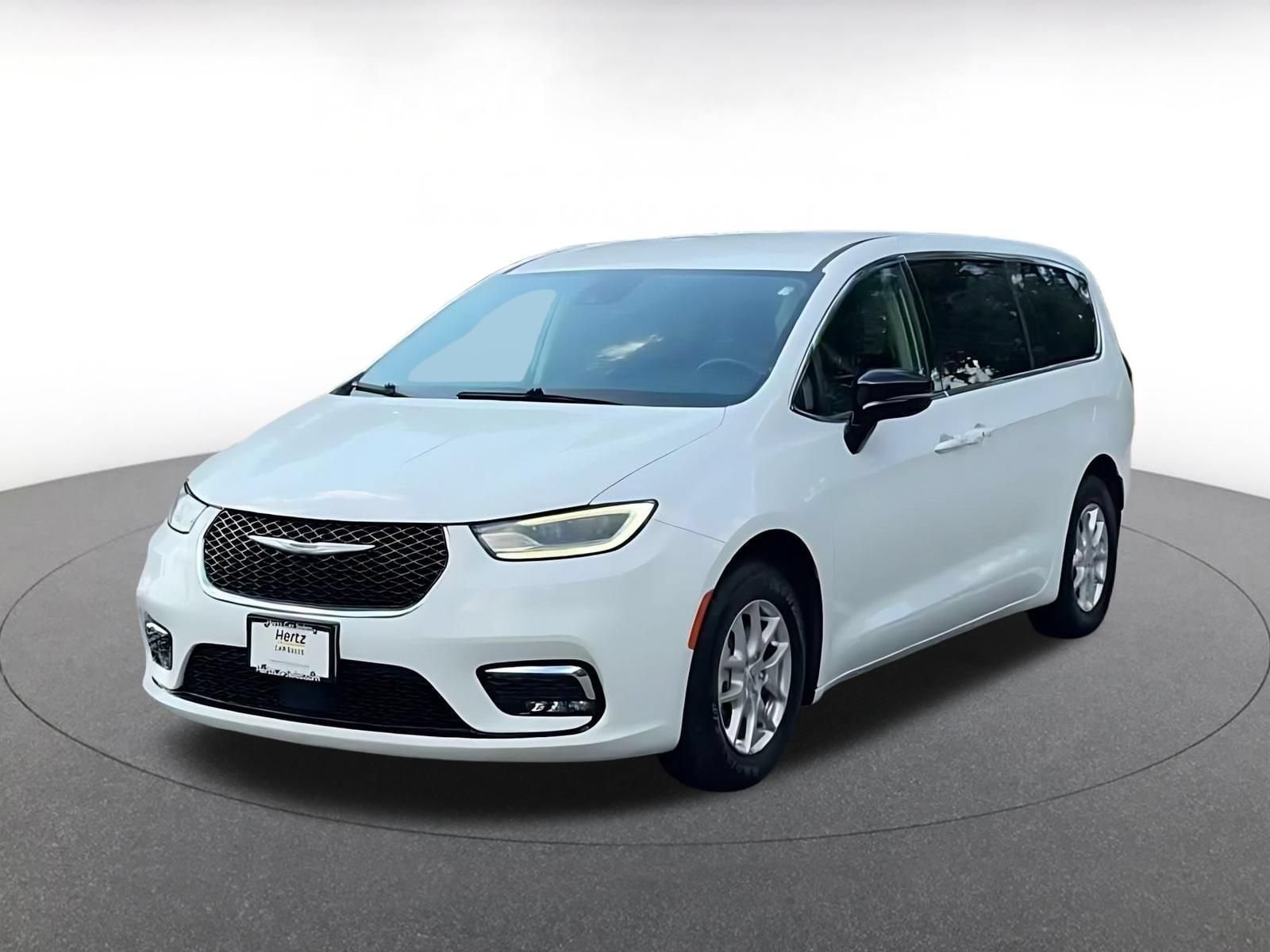 Thumbnail: 2024 Chrysler Pacifica - 6