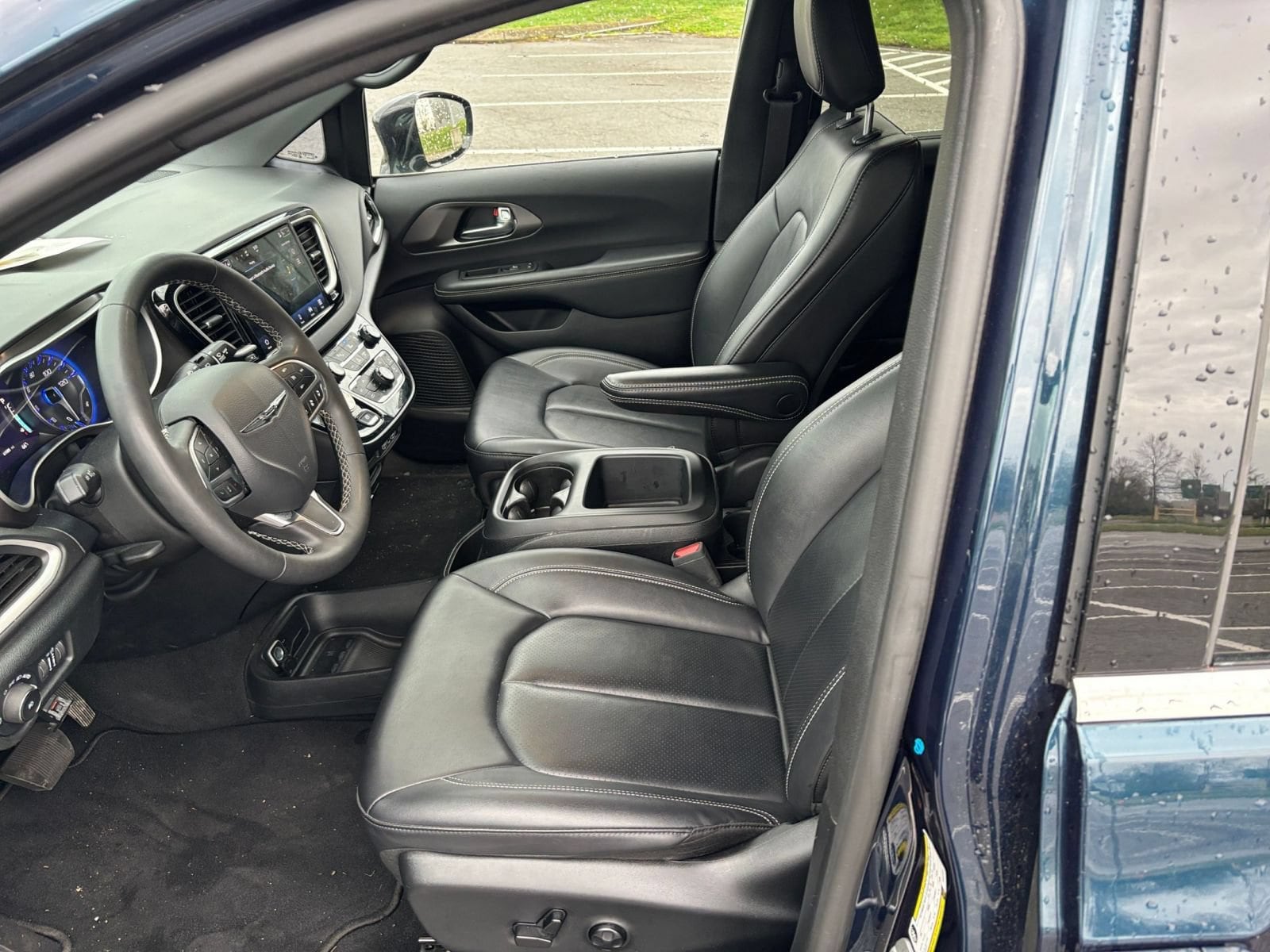 Thumbnail: 2025 Chrysler Pacifica - 27
