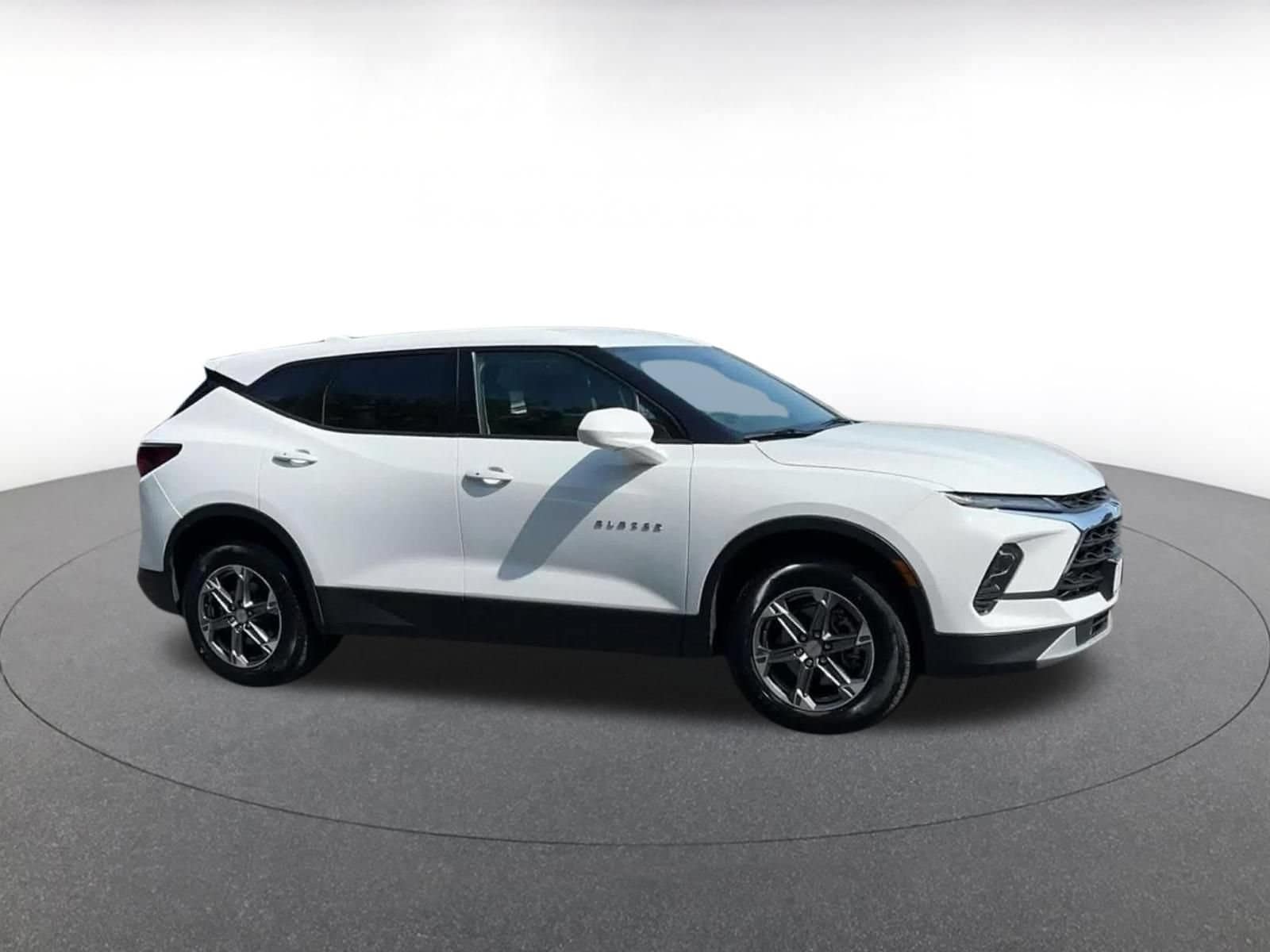 Thumbnail: 2026 Chevrolet Blazer - 2