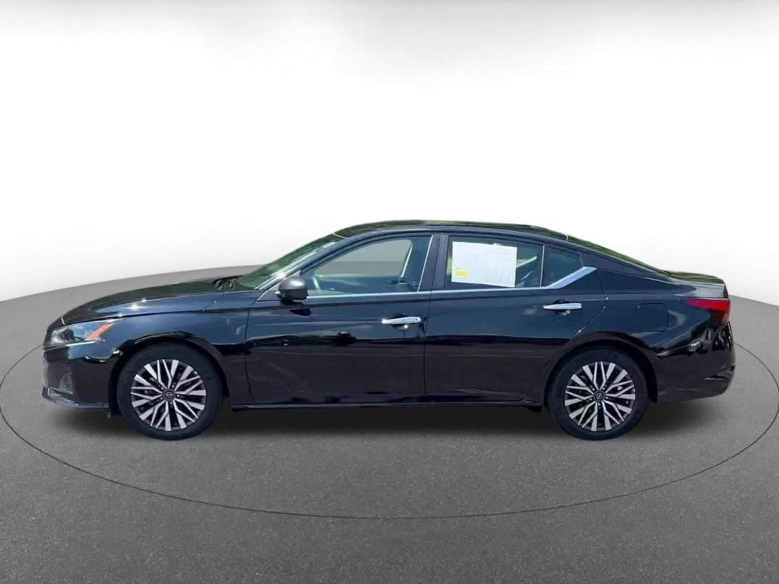 Thumbnail: 2025 Nissan Altima - 8
