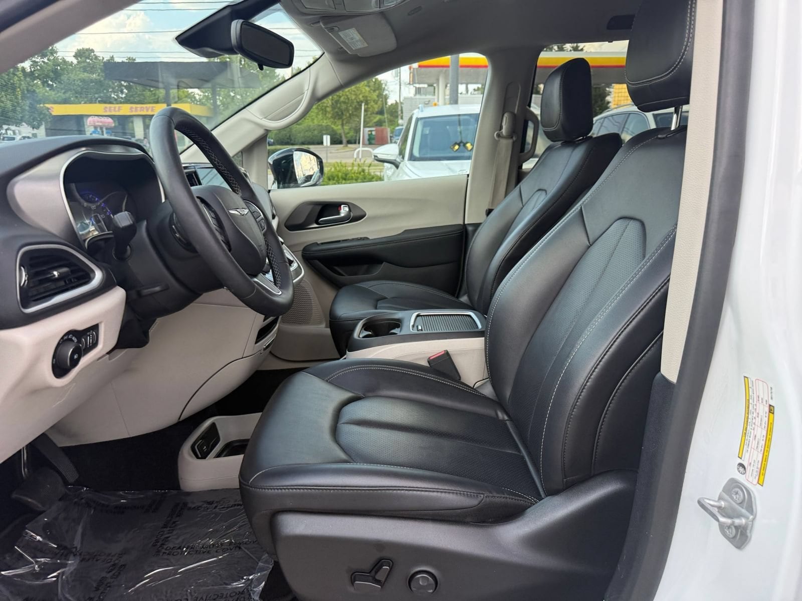 Thumbnail: 2024 Chrysler Pacifica - 28