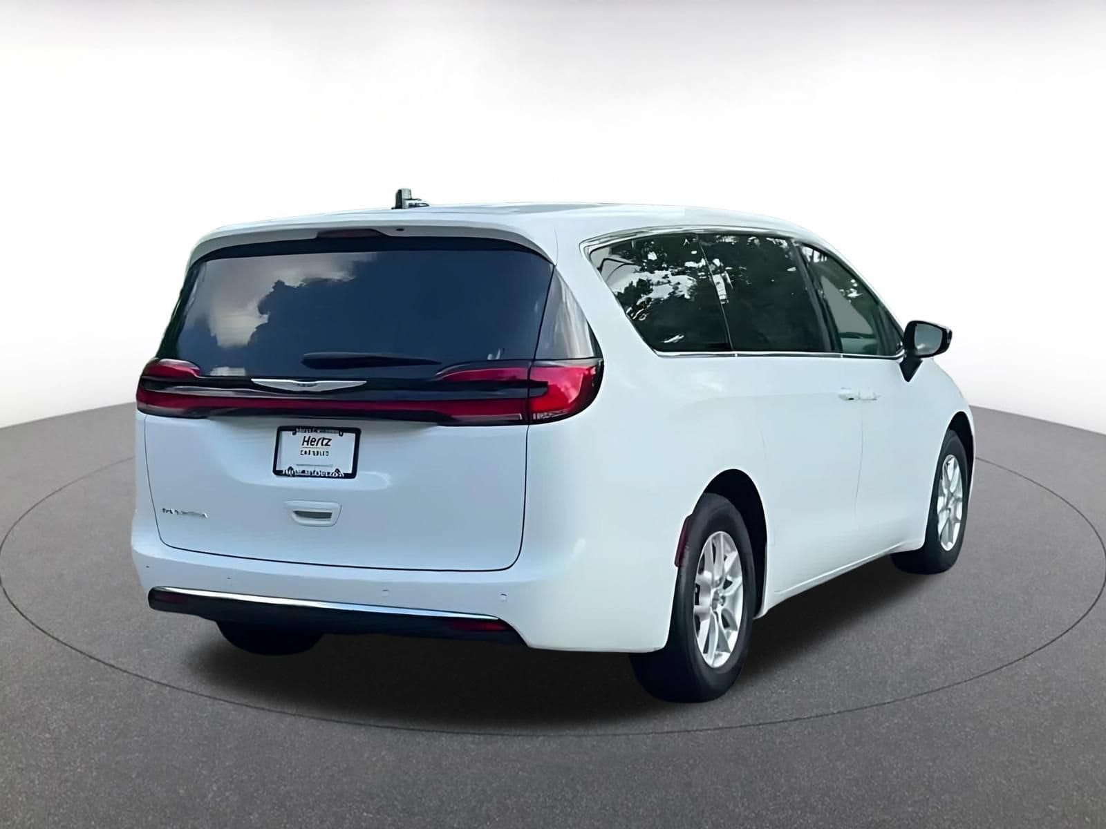 Thumbnail: 2024 Chrysler Pacifica - 14
