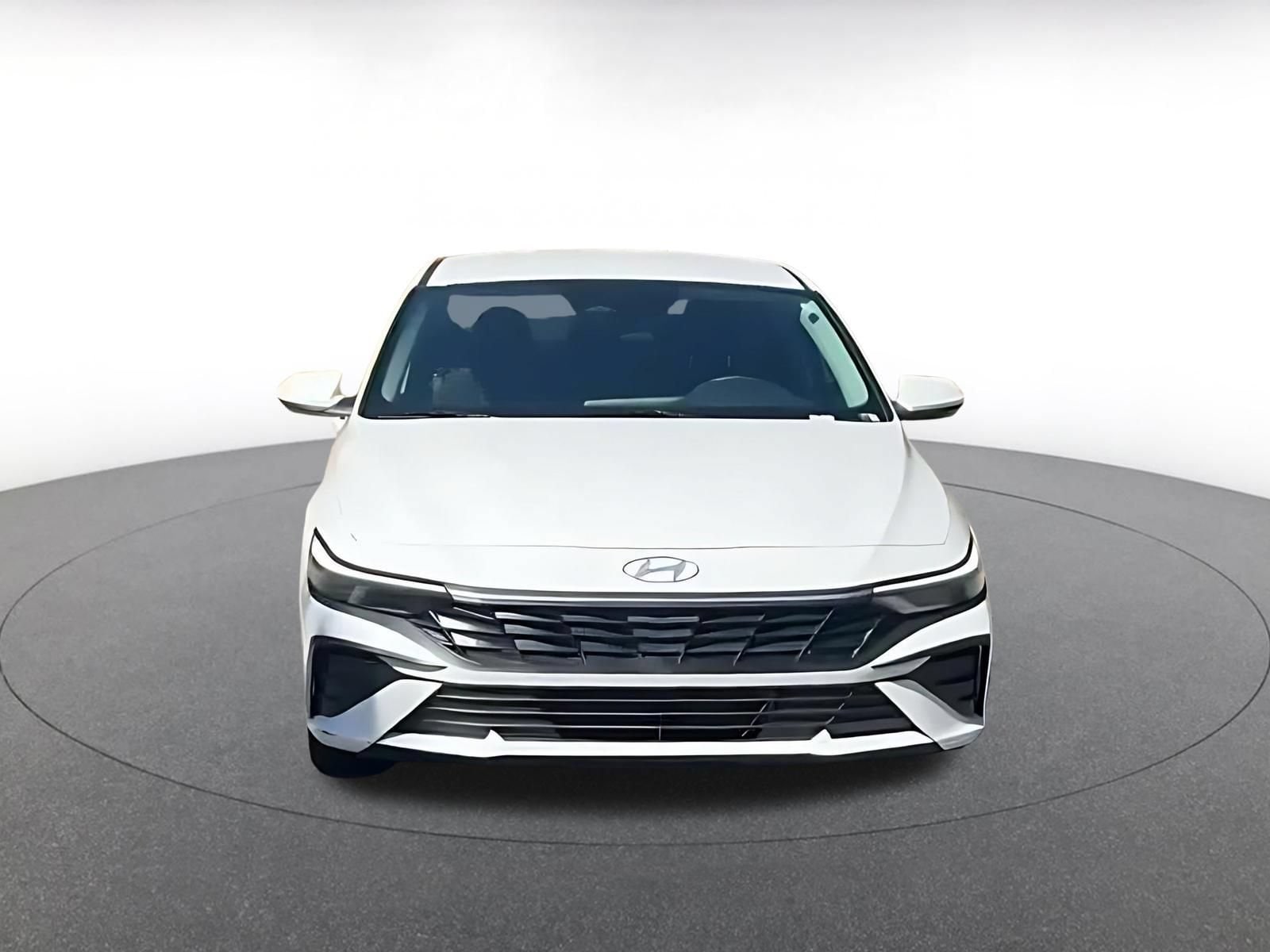 Thumbnail: 2026 Hyundai Elantra - 4