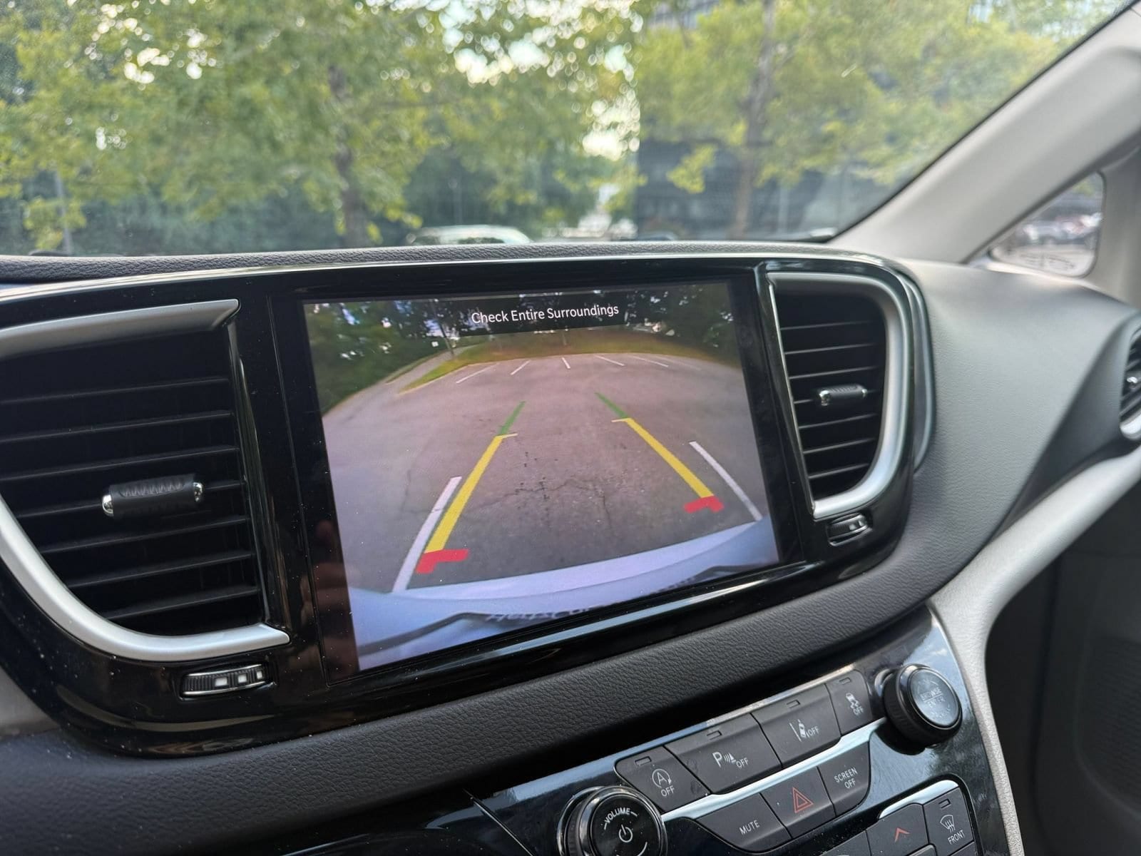 Thumbnail: 2024 Chrysler Pacifica - 25