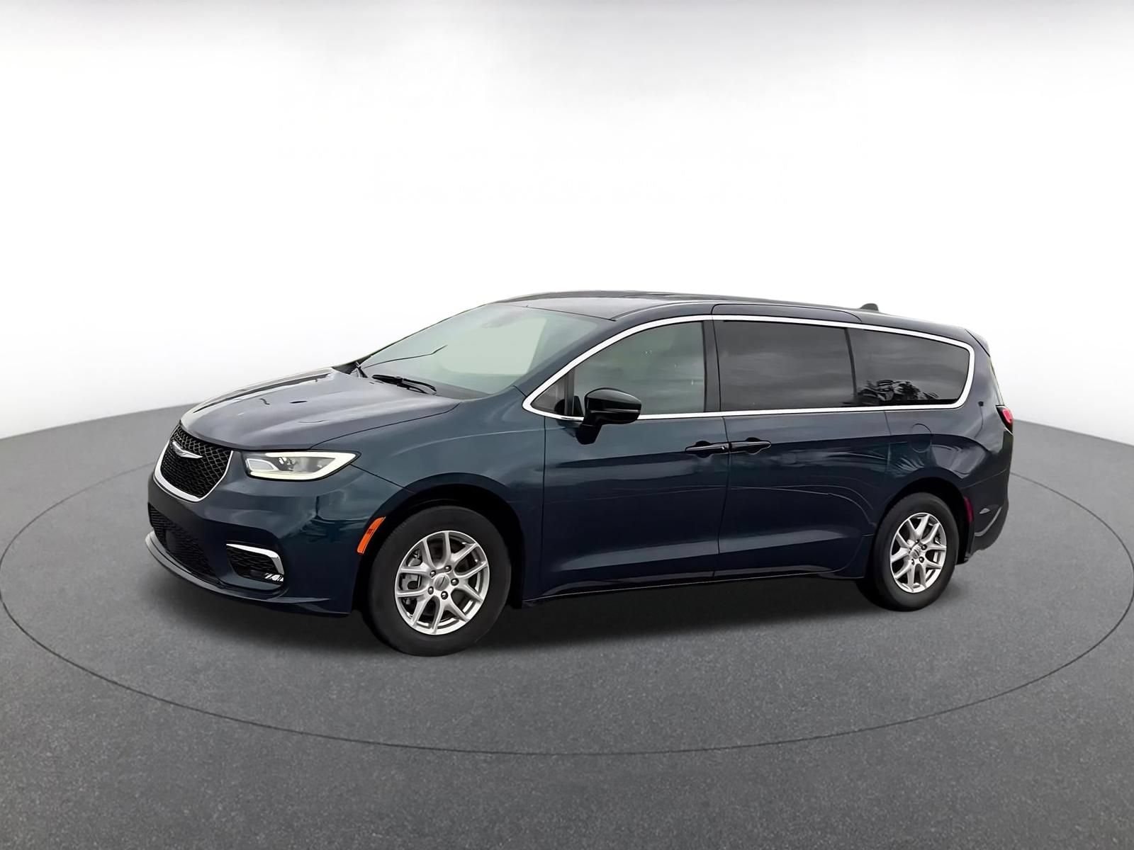Thumbnail: 2025 Chrysler Pacifica - 7