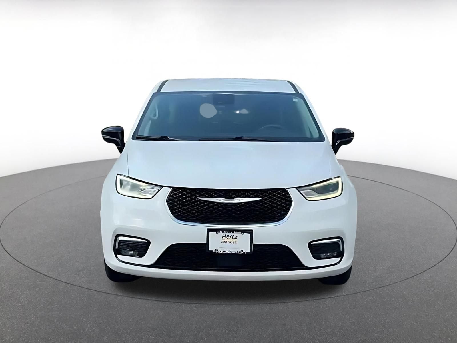 Thumbnail: 2024 Chrysler Pacifica - 4