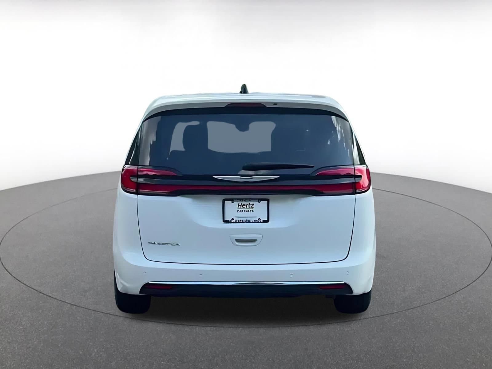Thumbnail: 2024 Chrysler Pacifica - 12