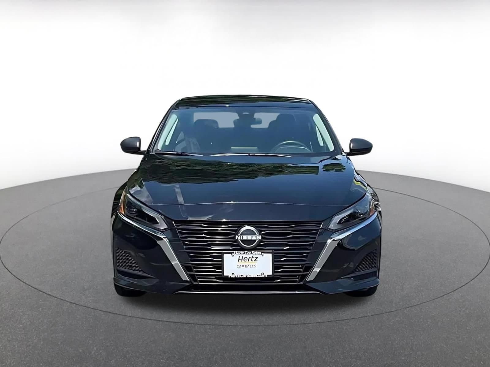 Thumbnail: 2025 Nissan Altima - 4