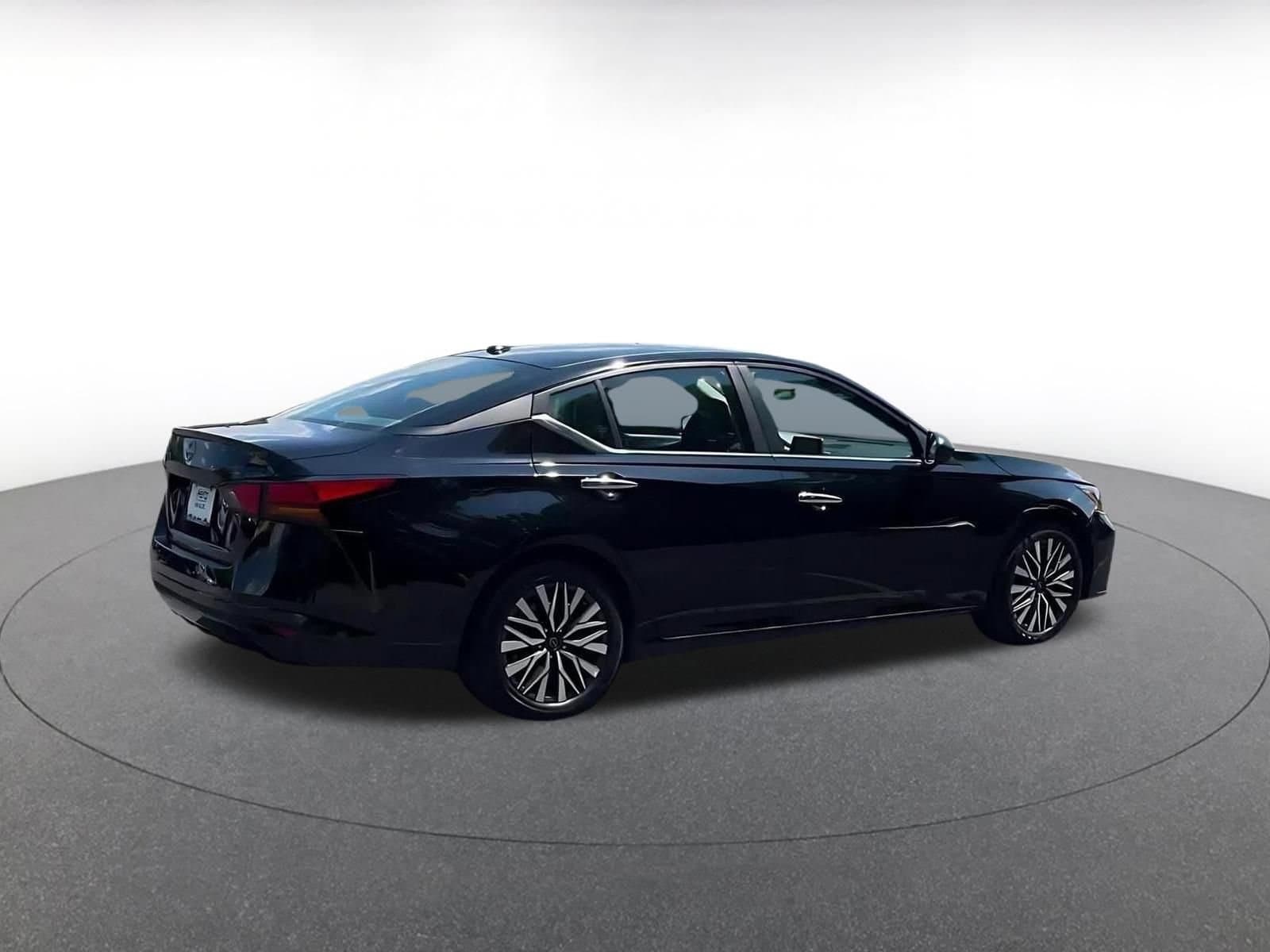 Thumbnail: 2025 Nissan Altima - 14