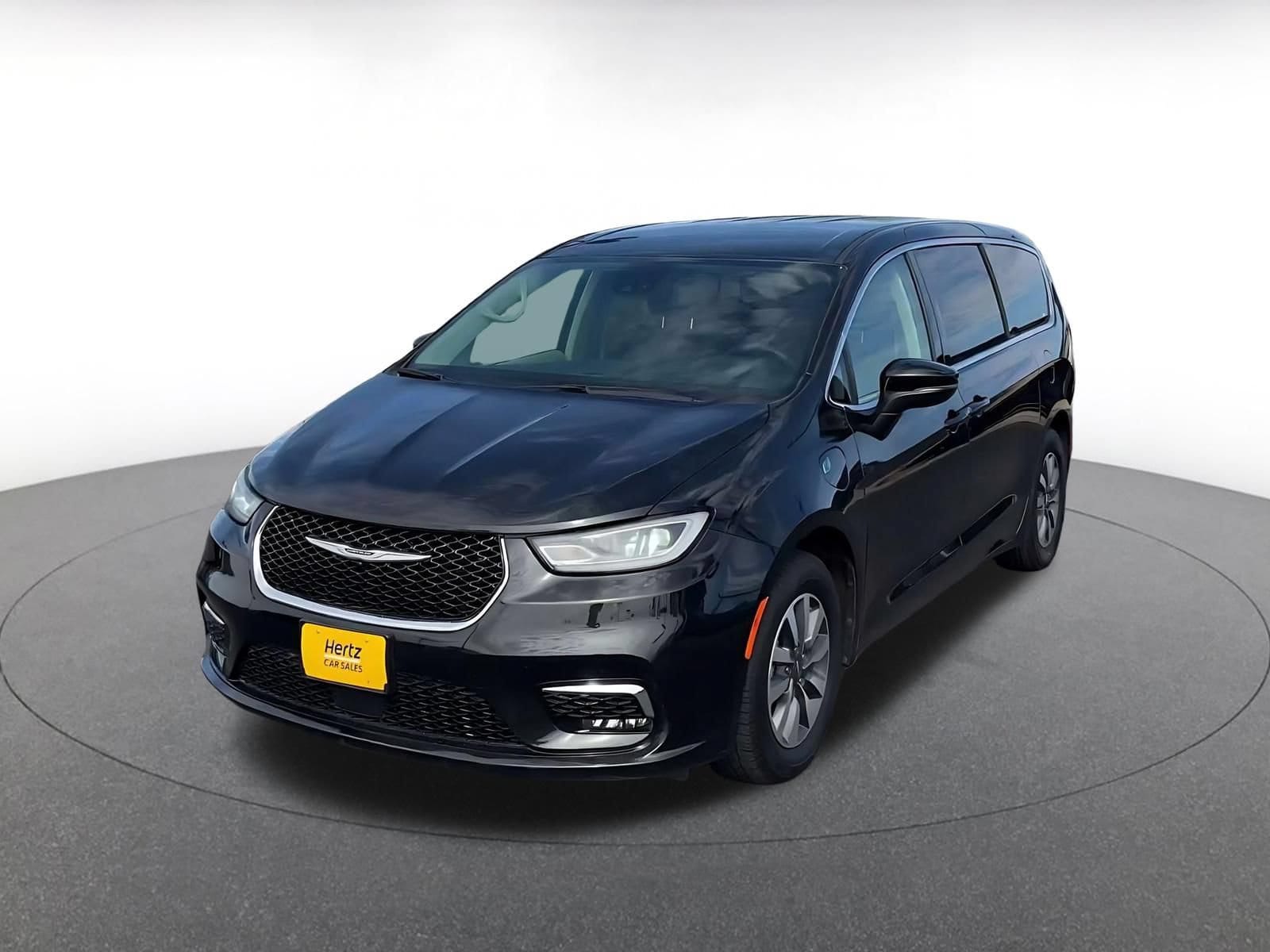 Thumbnail: 2023 Chrysler Pacifica - 6