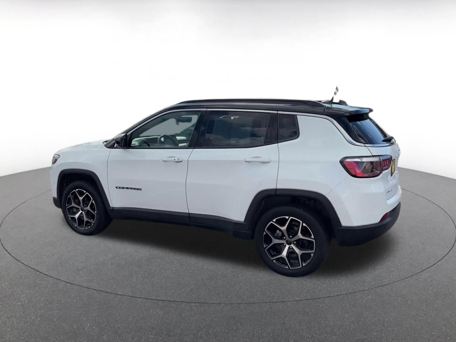 Thumbnail: 2025 Jeep Compass - 9
