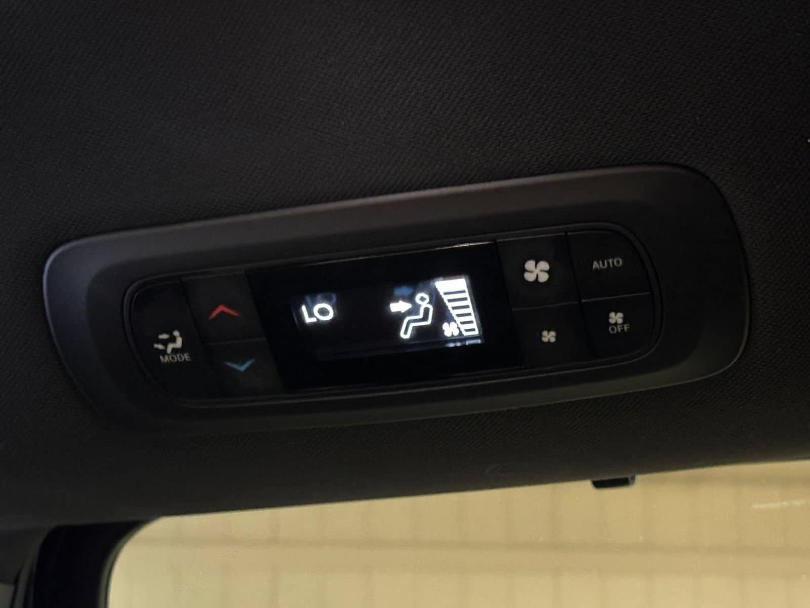 Thumbnail: 2025 Chrysler Pacifica - 22