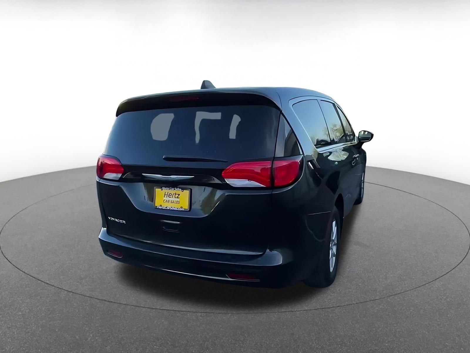 Thumbnail: 2023 Chrysler Voyager - 13