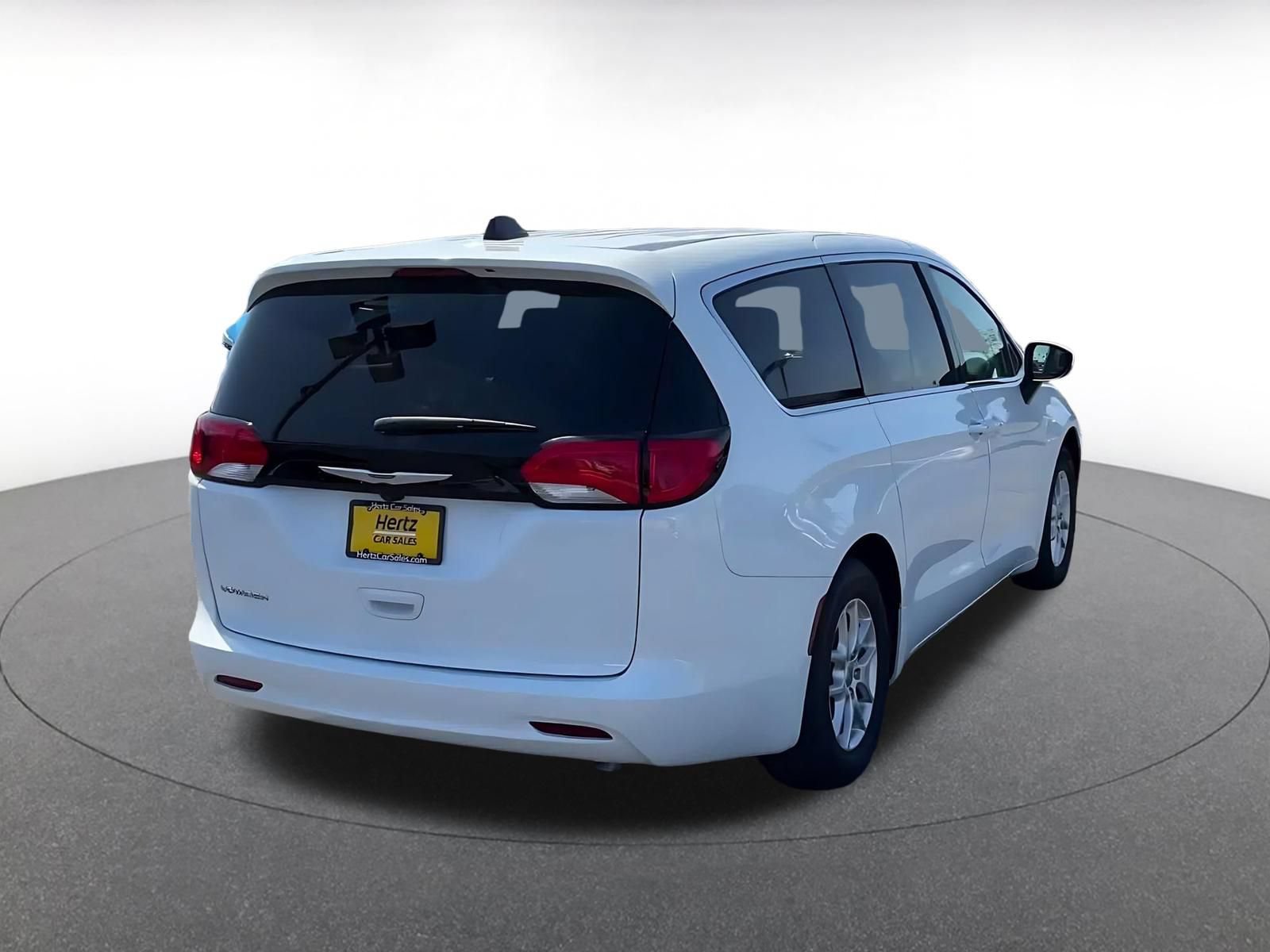 Thumbnail: 2023 Chrysler Voyager - 13