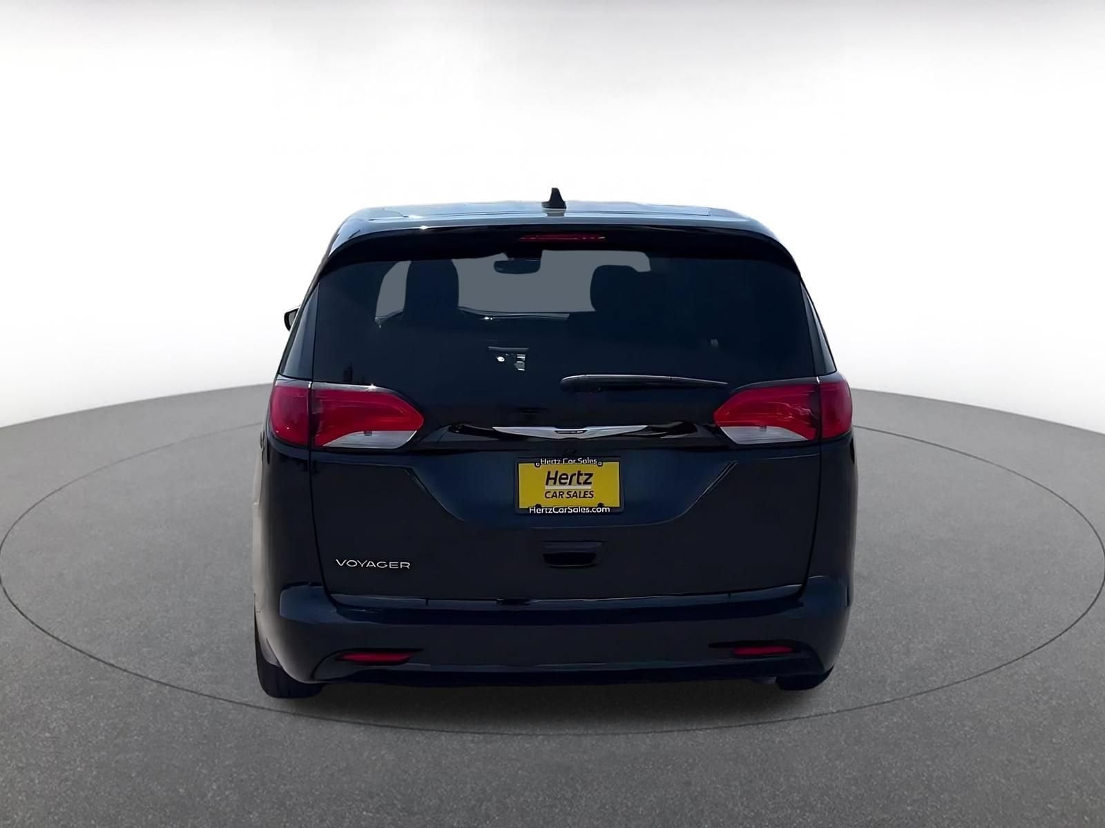 Thumbnail: 2024 Chrysler Voyager - 12