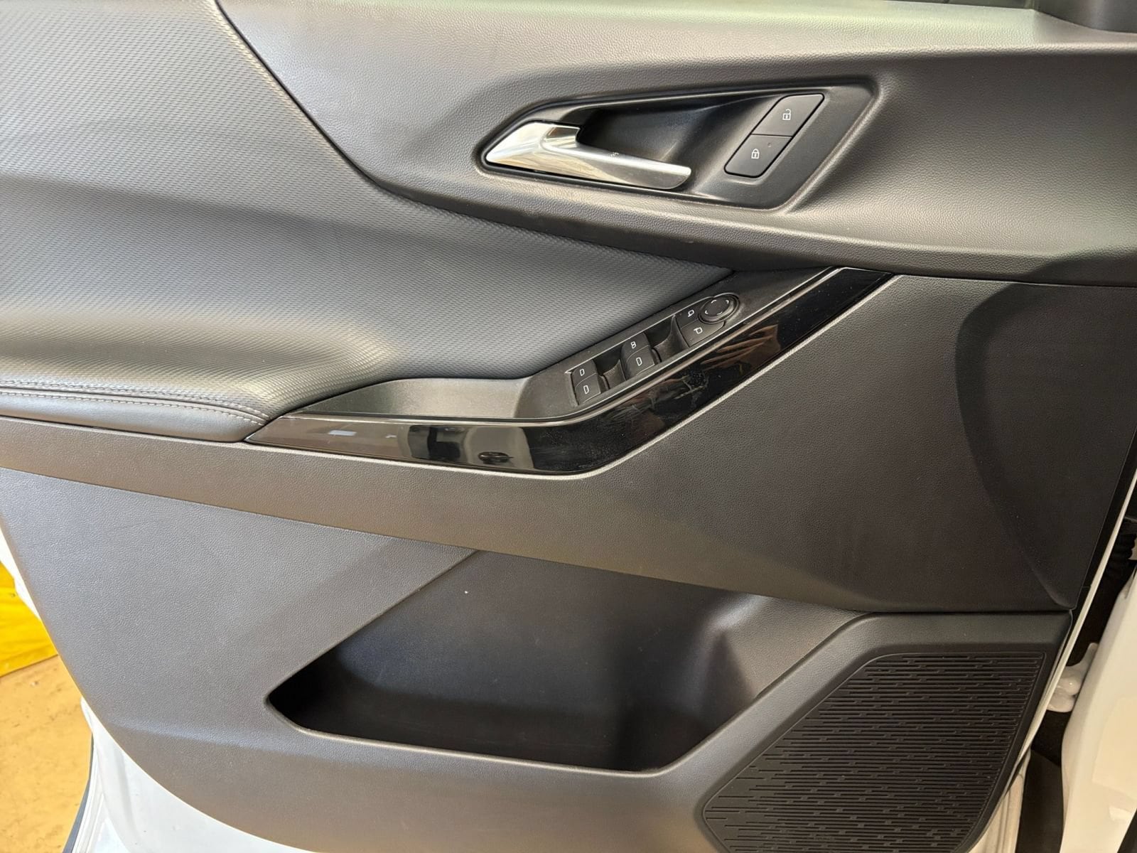 Thumbnail: 2025 Chevrolet Equinox - 18