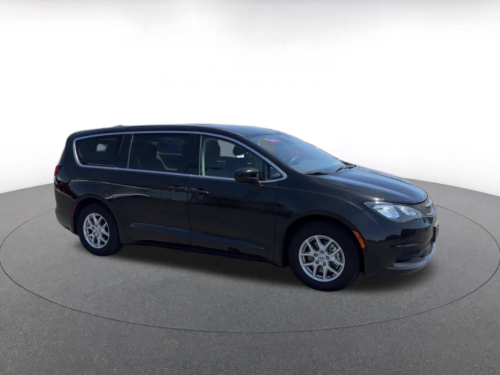 Thumbnail: 2024 Chrysler Voyager - 2