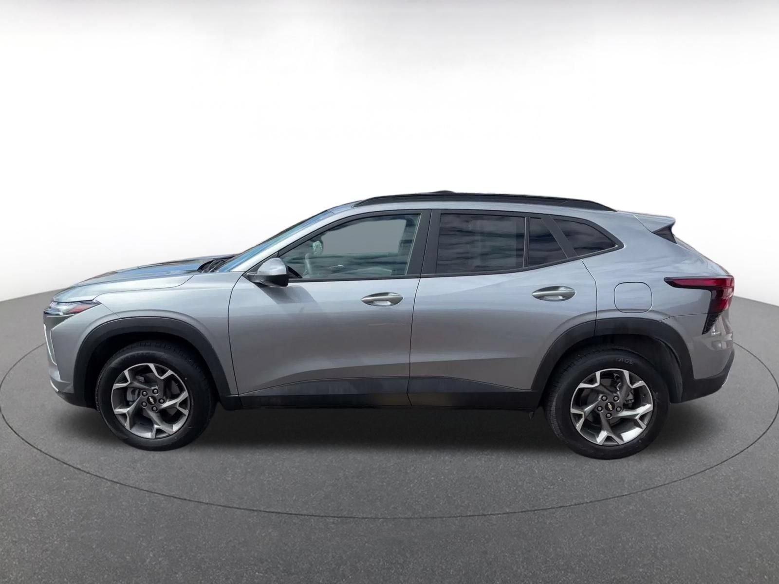 Thumbnail: 2025 Chevrolet Trax - 8