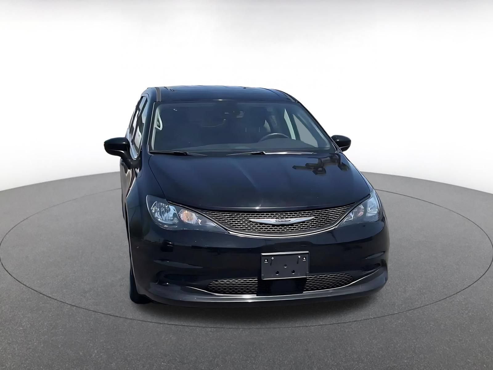 Thumbnail: 2024 Chrysler Voyager - 3
