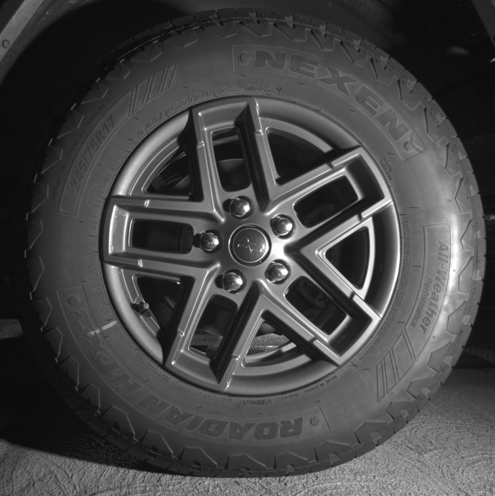 Thumbnail: 2025 Jeep Wrangler - 16