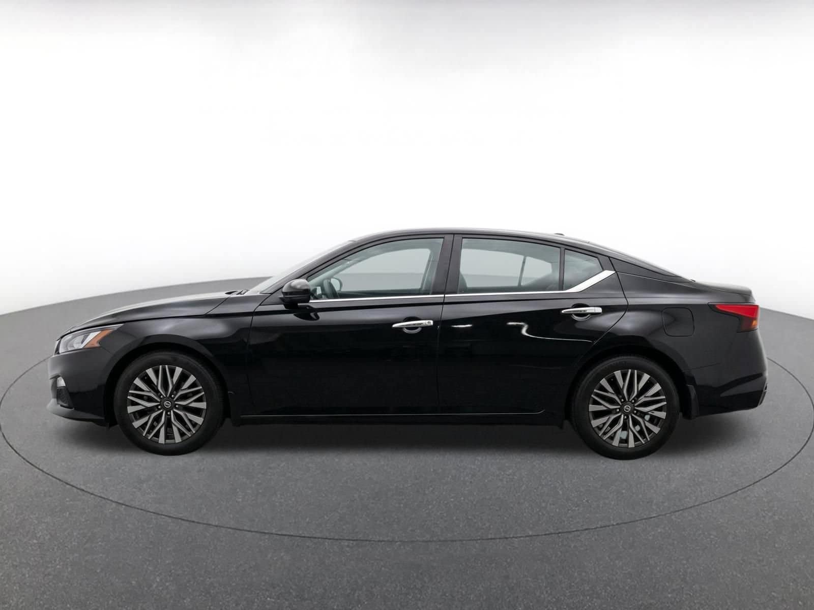 Thumbnail: 2025 Nissan Altima - 4