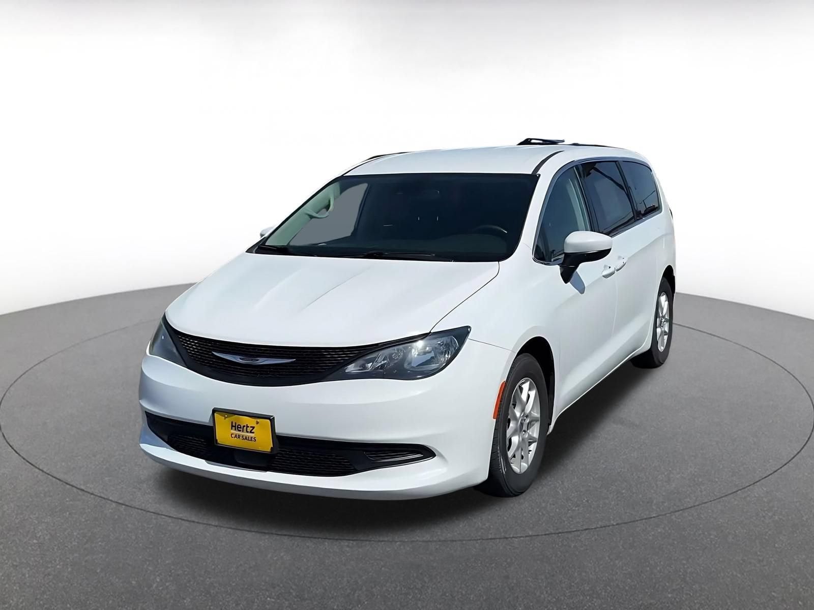 Thumbnail: 2023 Chrysler Voyager - 6