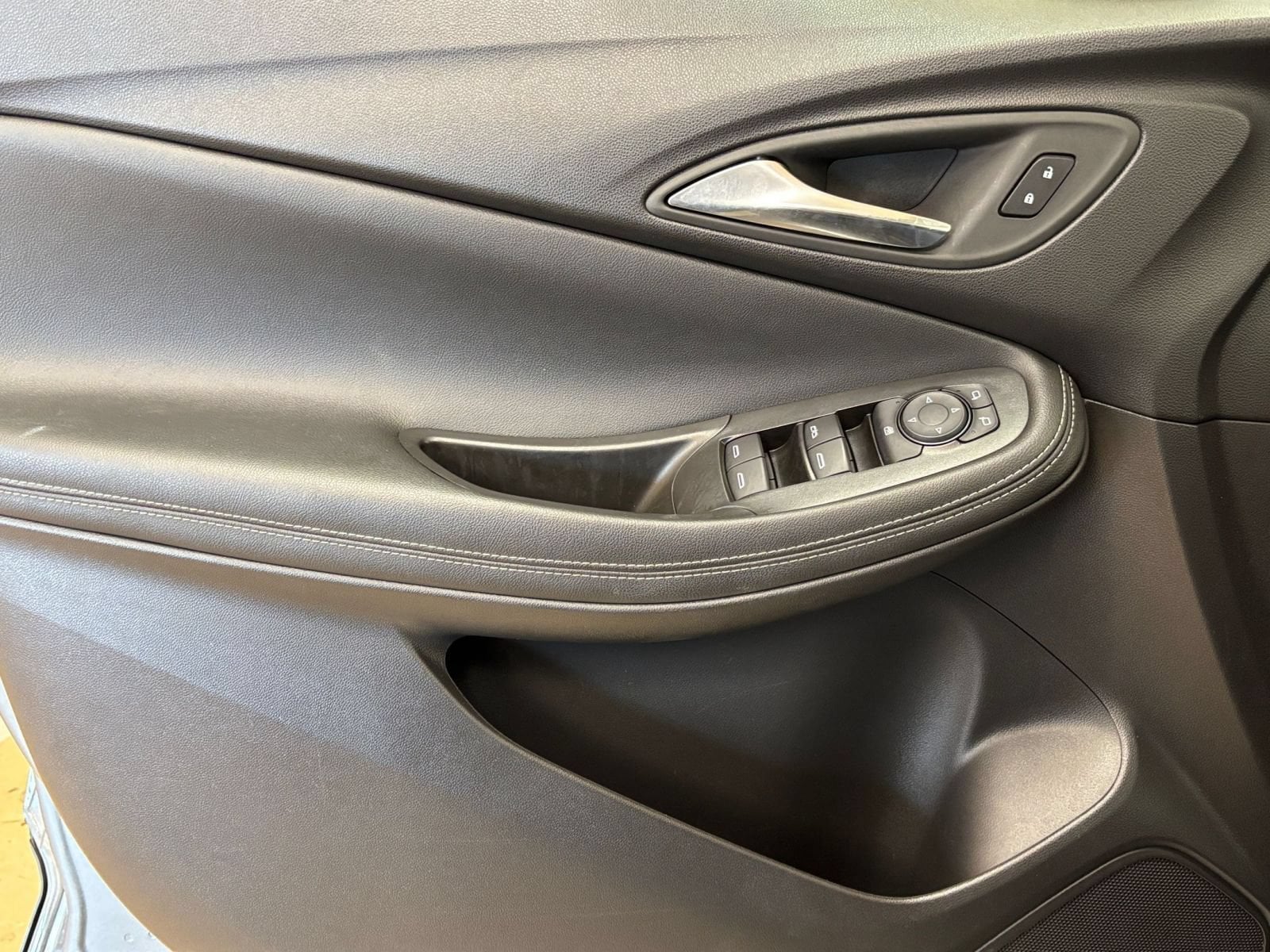 Thumbnail: 2025 Buick Encore GX - 18