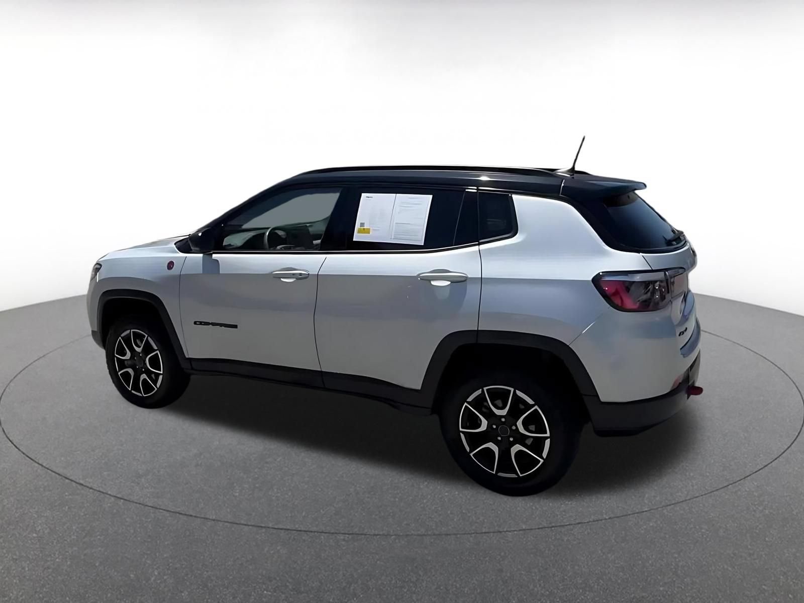 Thumbnail: 2025 Jeep Compass - 9
