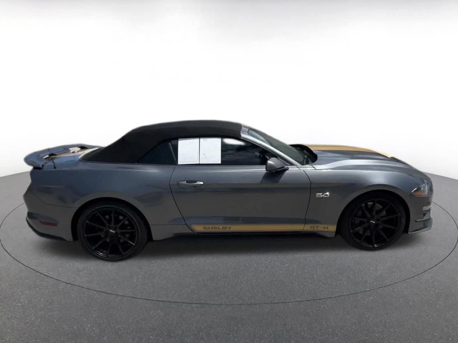 Thumbnail: 2022 Ford Mustang - 15
