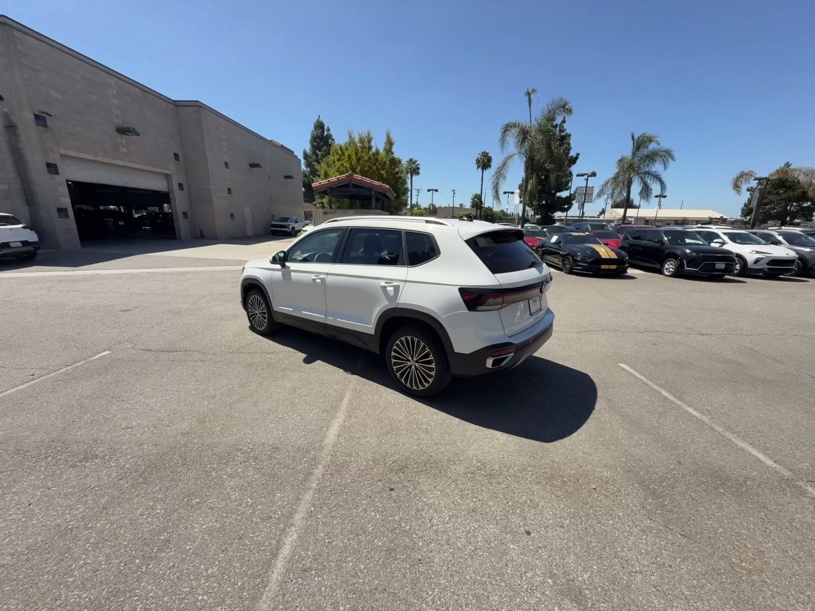Thumbnail: 2026 Volkswagen Taos - 9