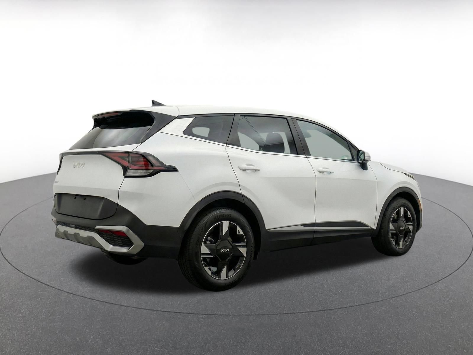 Thumbnail: 2026 Kia Sportage - 10