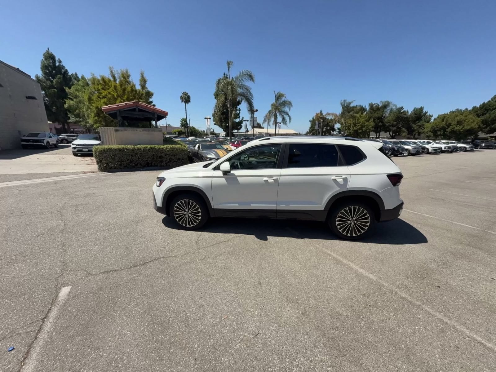 Thumbnail: 2026 Volkswagen Taos - 8