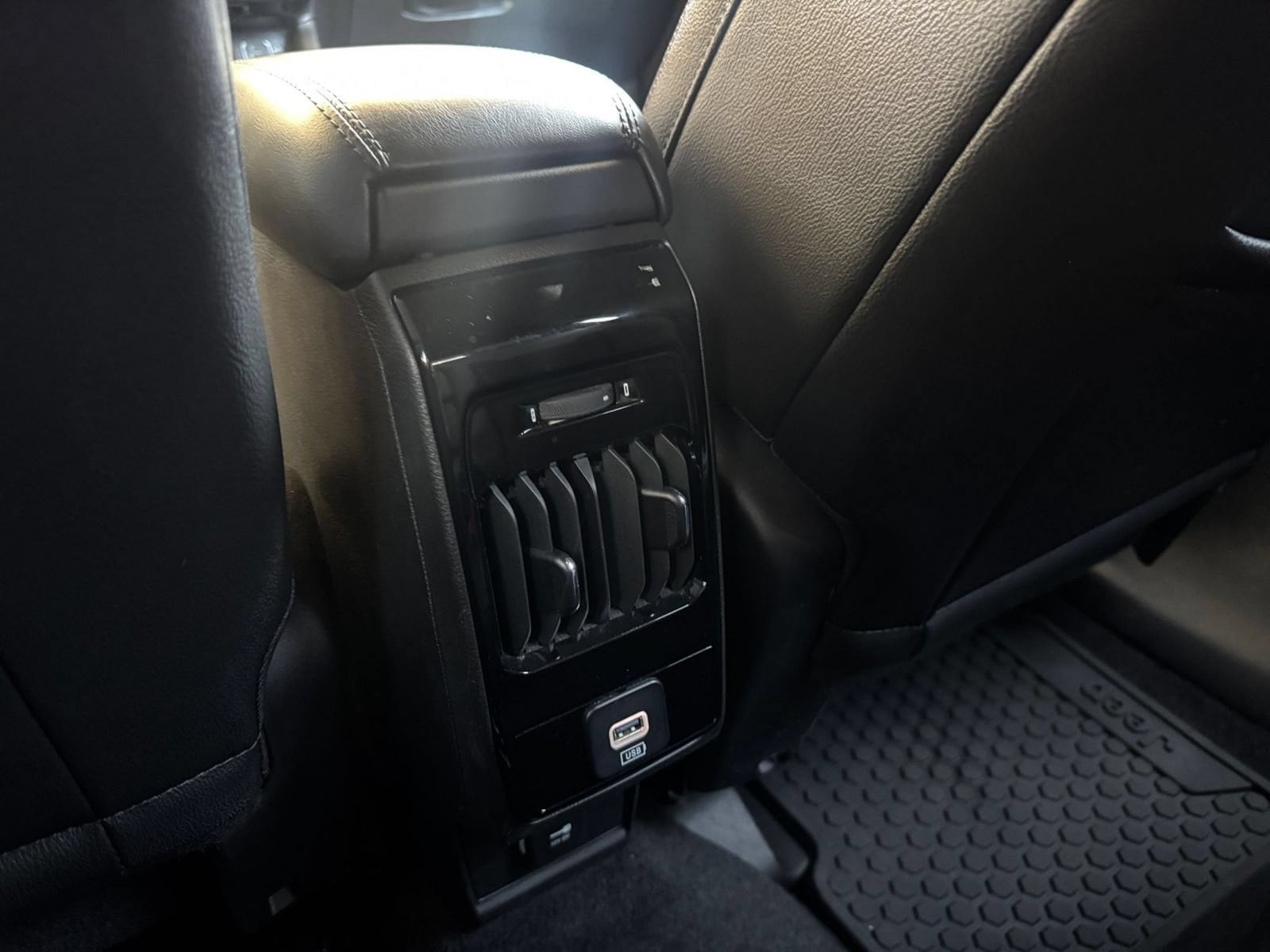Thumbnail: 2025 Jeep Compass - 21