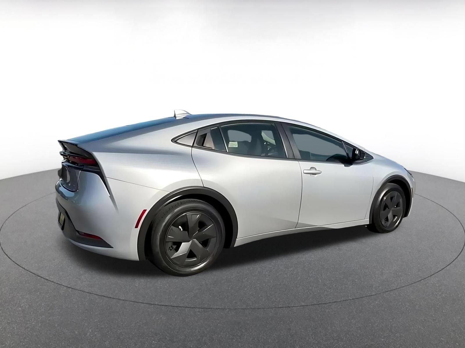 Thumbnail: 2024 Toyota Prius - 14