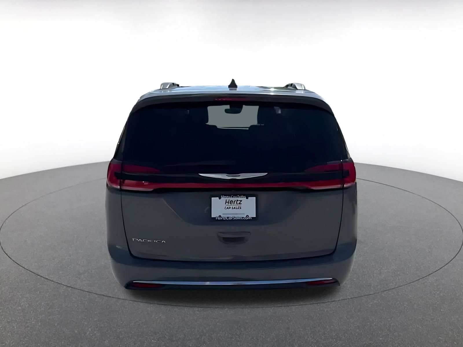 Thumbnail: 2022 Chrysler Pacifica - 12