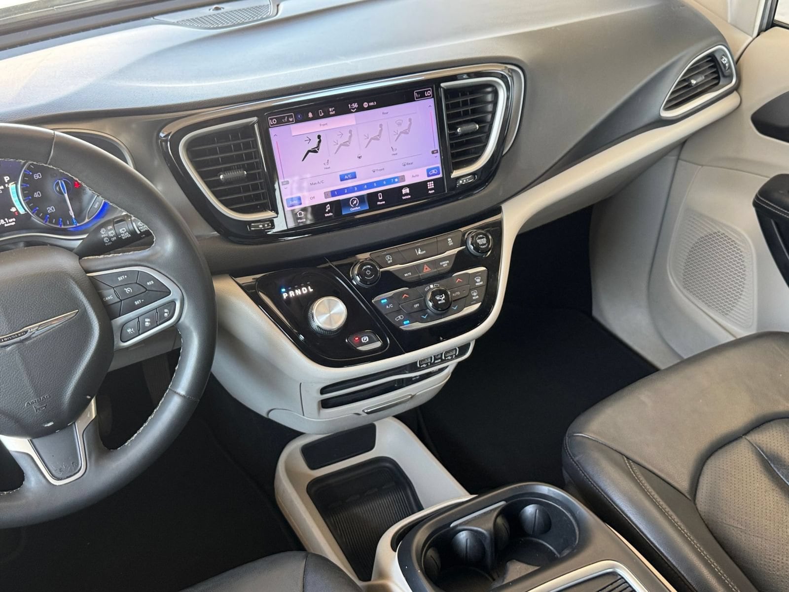 Thumbnail: 2022 Chrysler Pacifica - 19