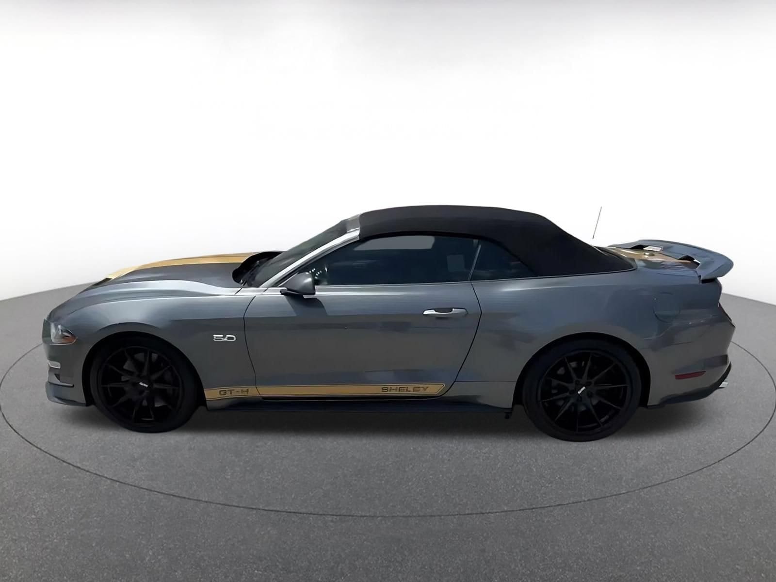 Thumbnail: 2022 Ford Mustang - 8
