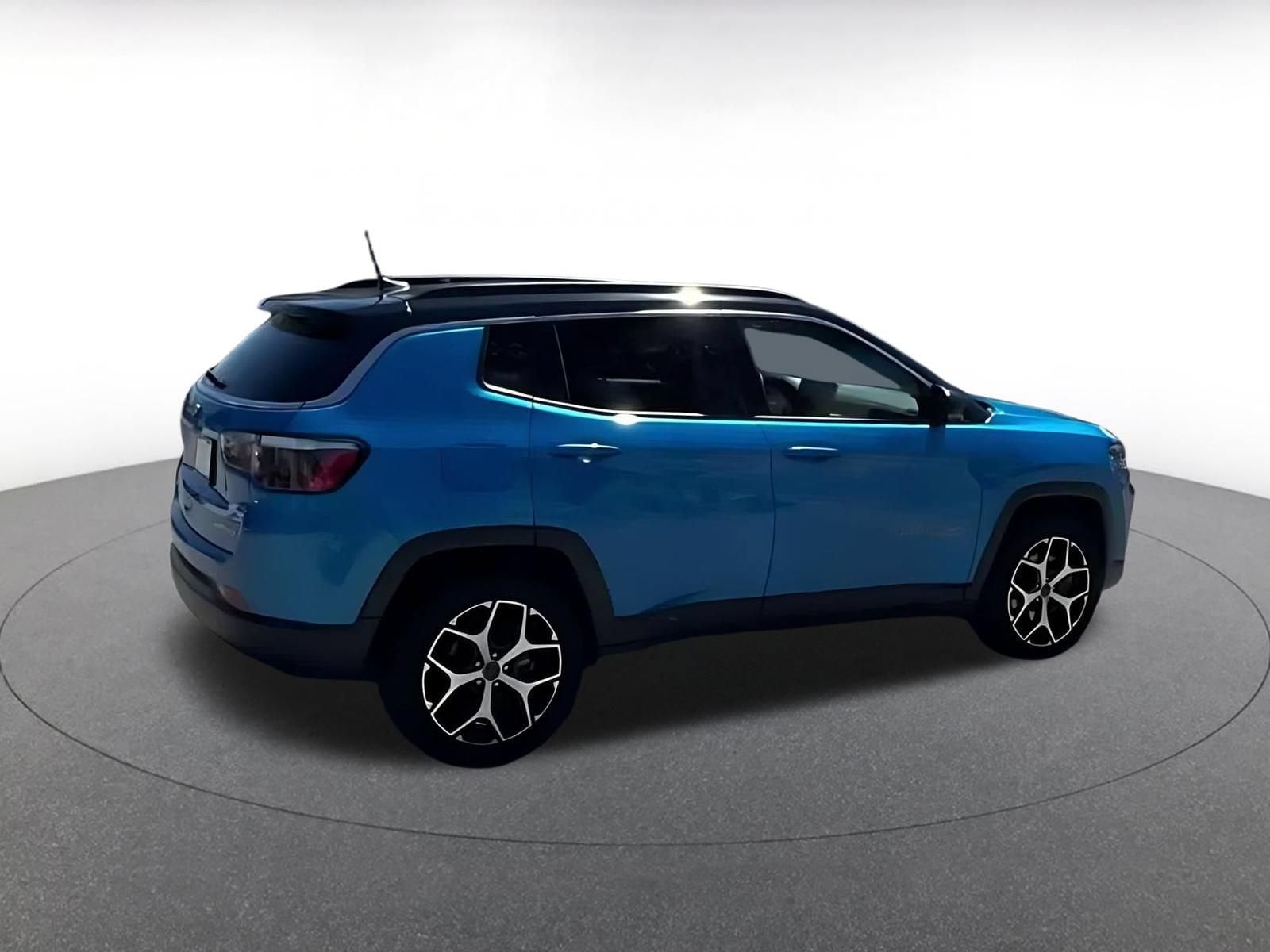 Thumbnail: 2025 Jeep Compass - 14