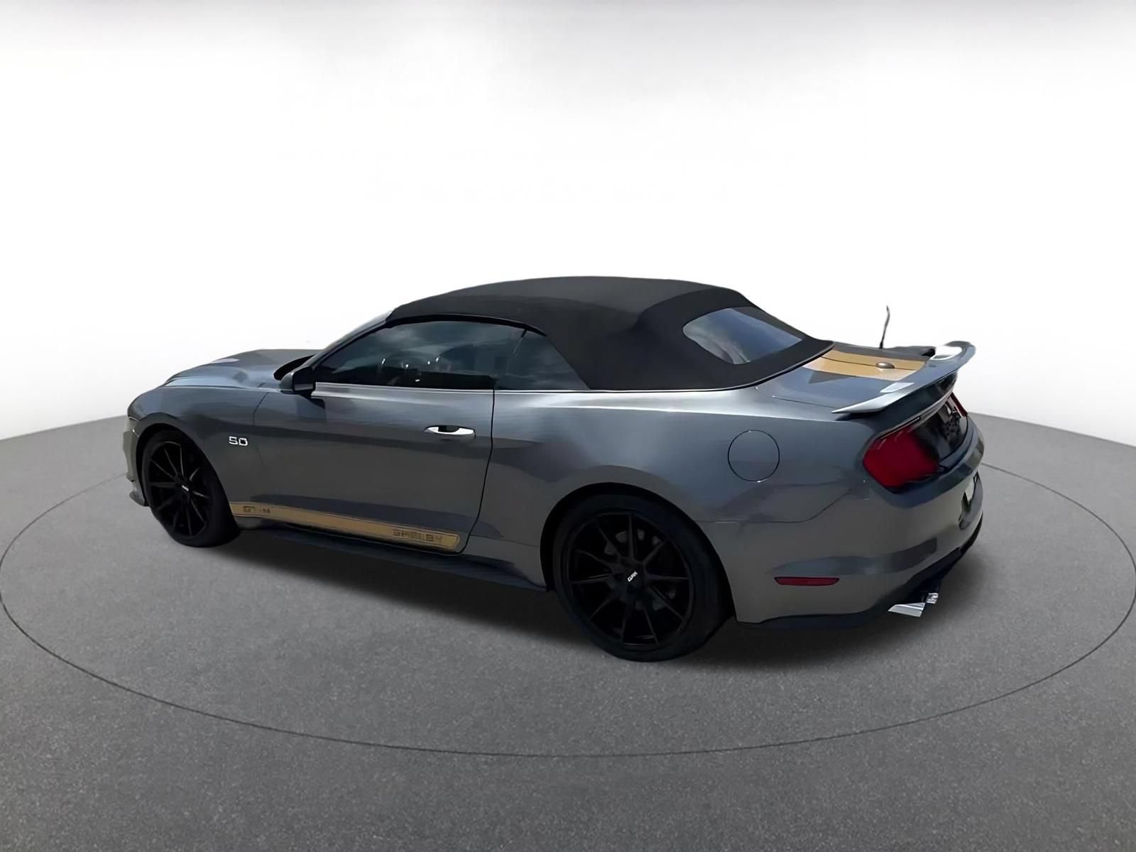 Thumbnail: 2022 Ford Mustang - 9