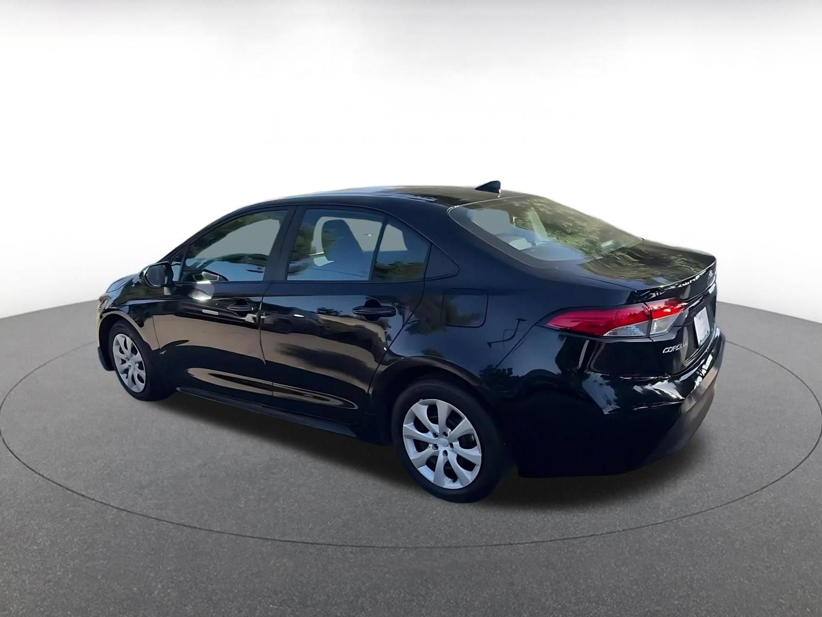 Thumbnail: 2025 Toyota Corolla - 8