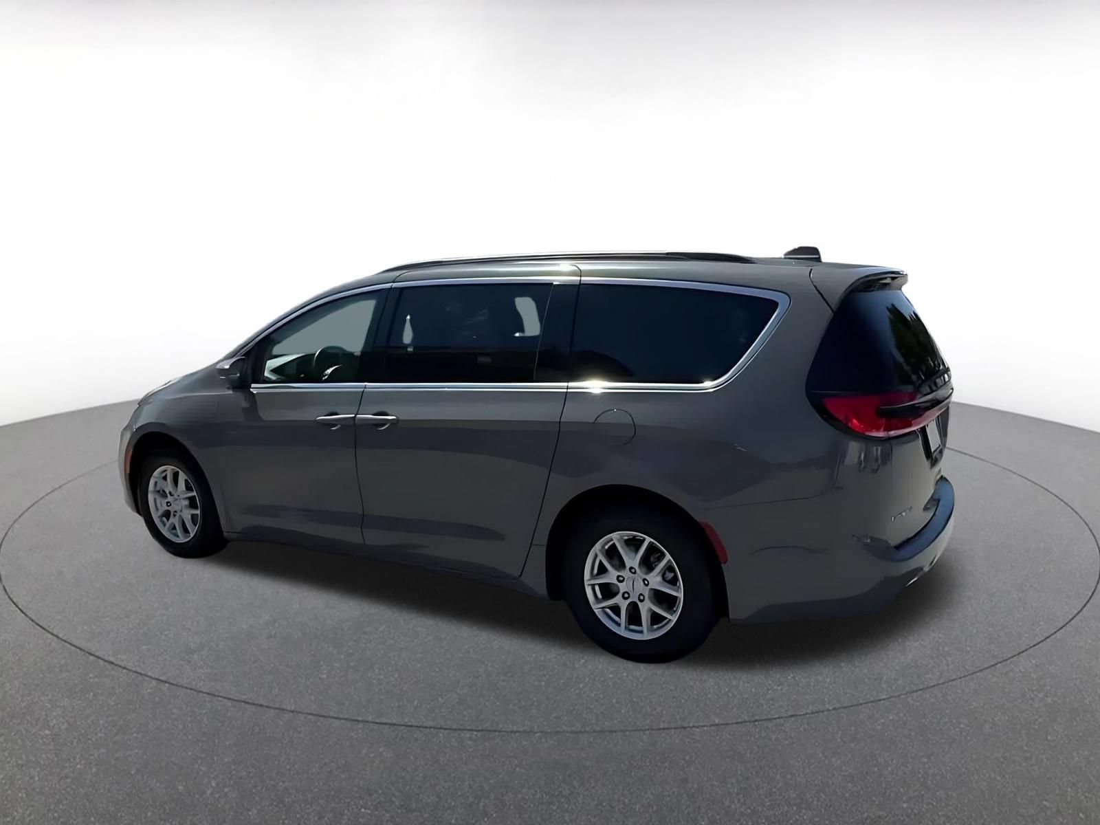 Thumbnail: 2022 Chrysler Pacifica - 9