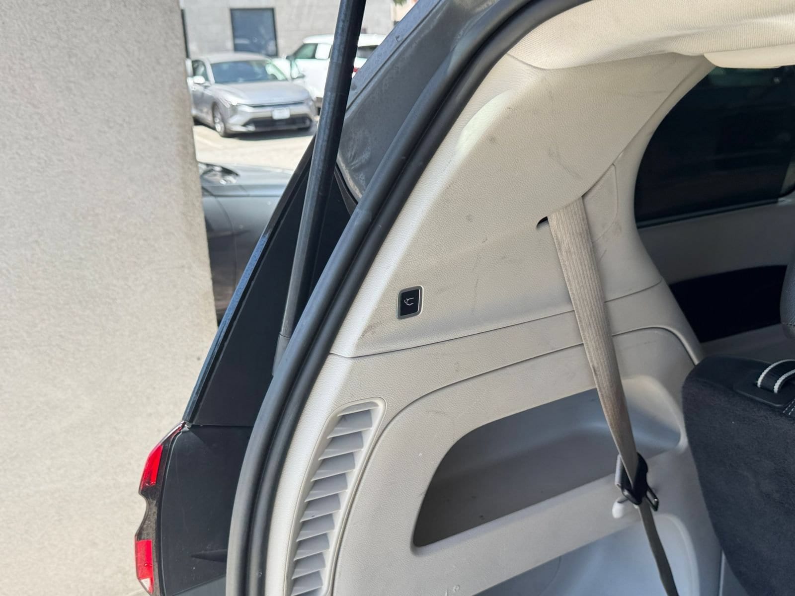 Thumbnail: 2022 Chrysler Pacifica - 22