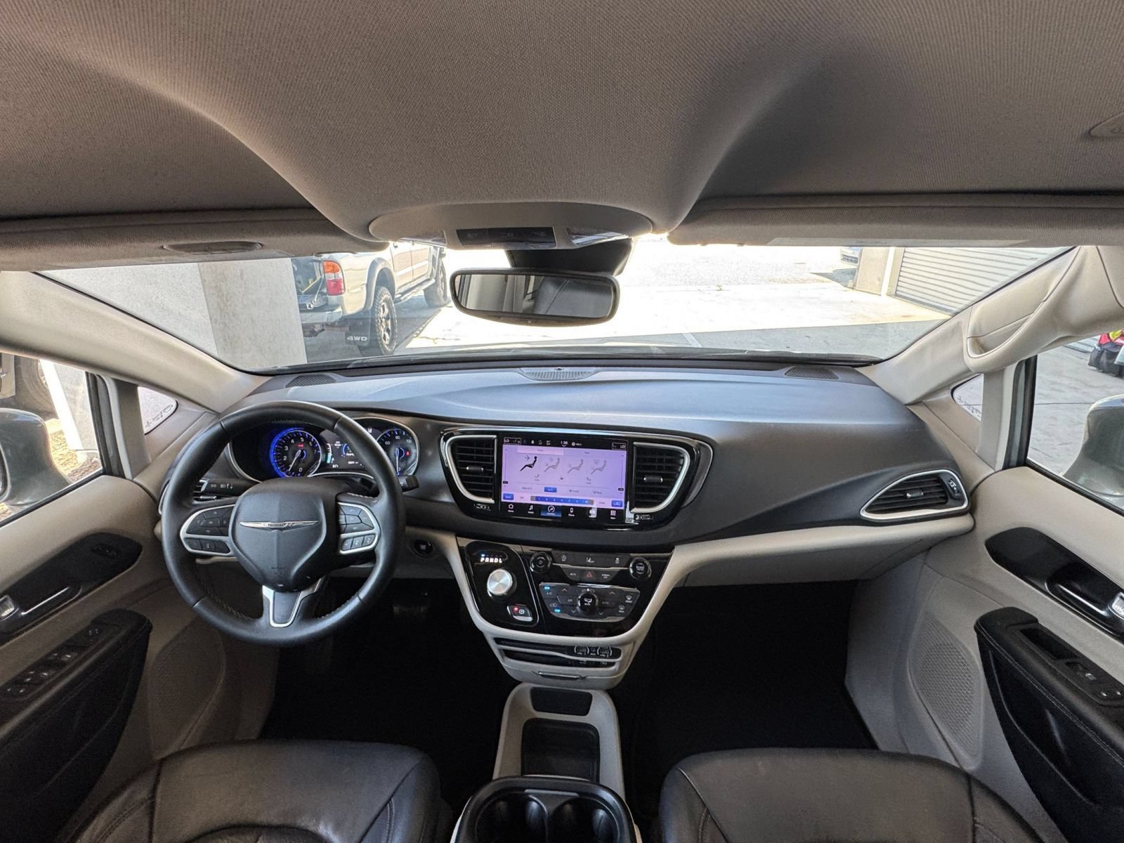 Thumbnail: 2022 Chrysler Pacifica - 35