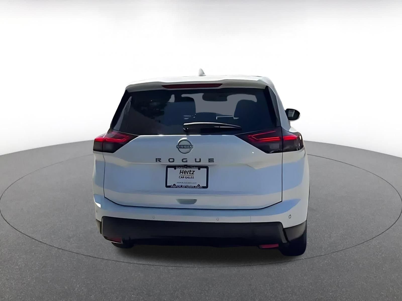 Thumbnail: 2025 Nissan Rogue - 10