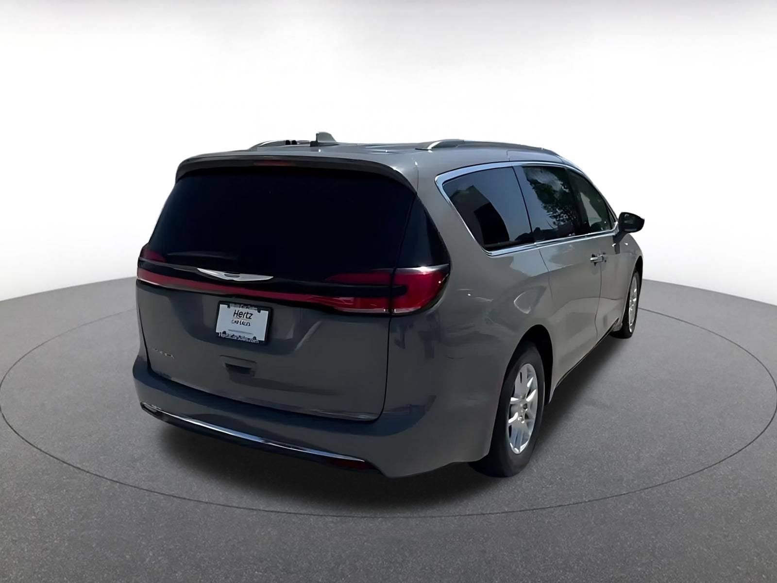 Thumbnail: 2022 Chrysler Pacifica - 13