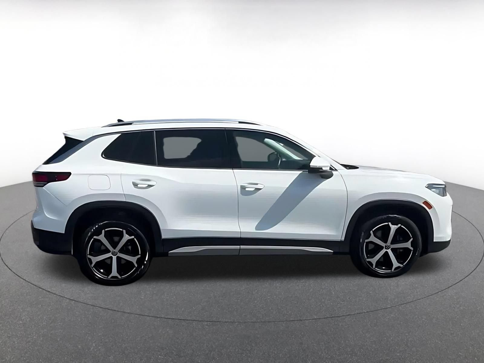 Thumbnail: 2026 Volkswagen Tiguan - 15